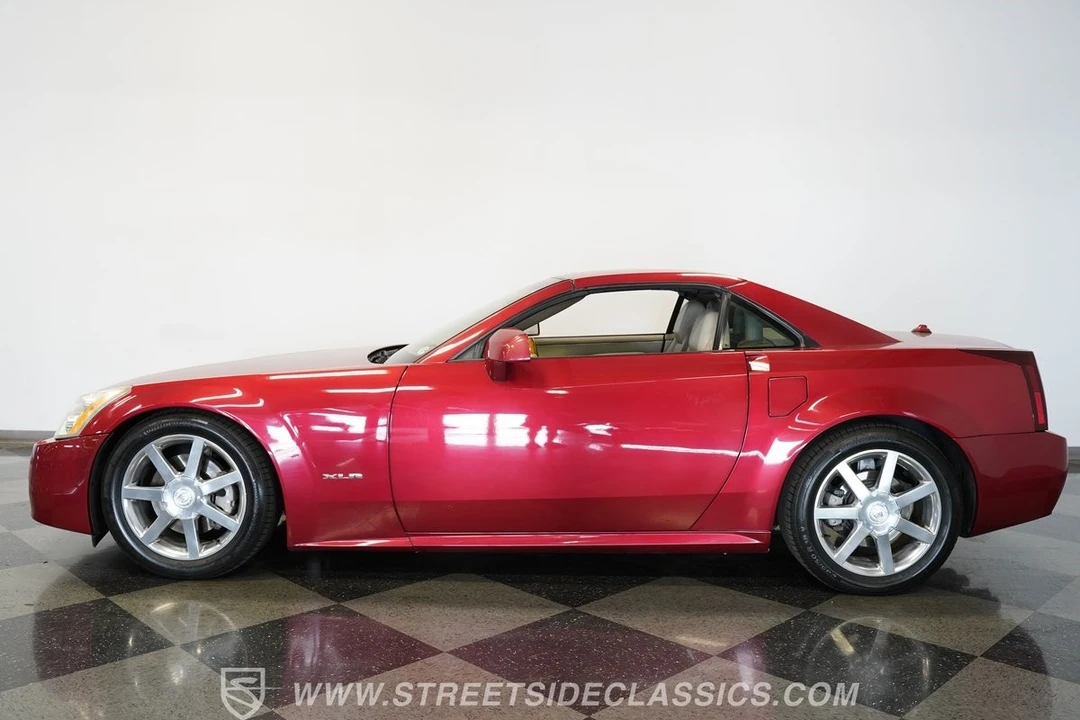 2005 Cadillac XLR - Image 11 of 12