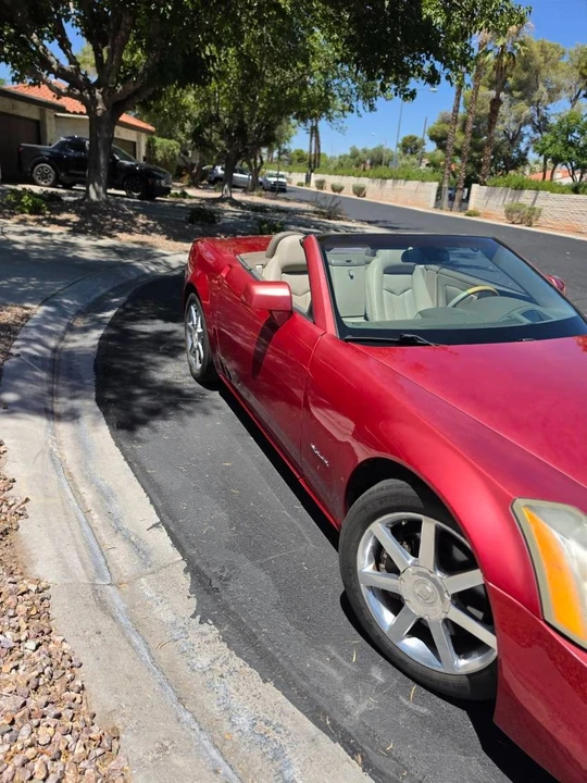 2005 Cadillac XLR - Image 14 of 31