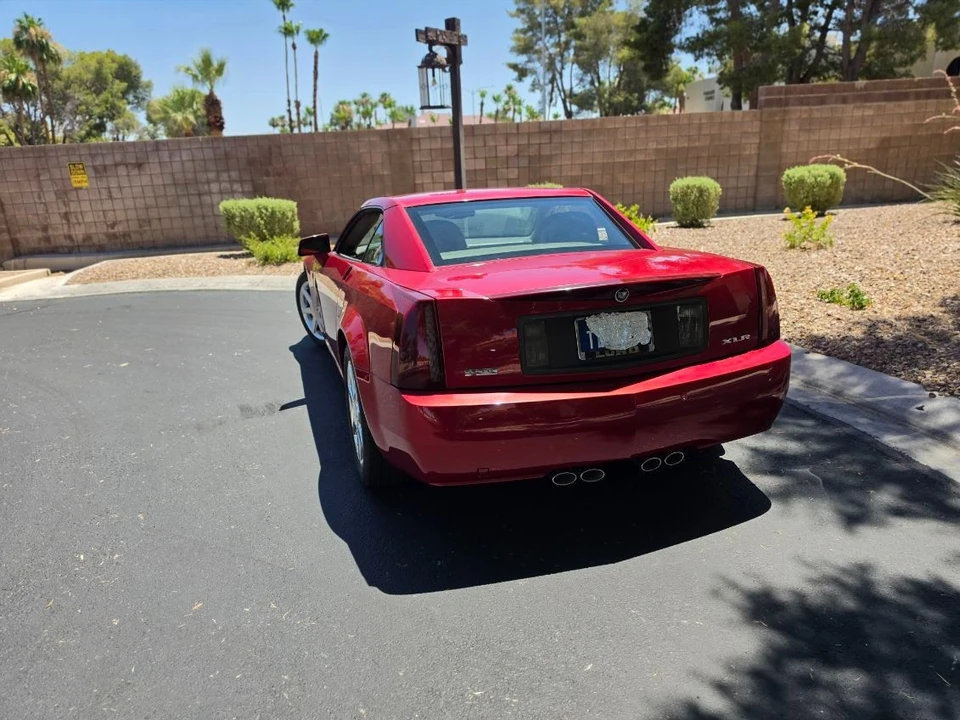 2005 Cadillac XLR - Image 28 of 31
