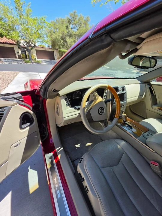 2005 Cadillac XLR - Image 22 of 31