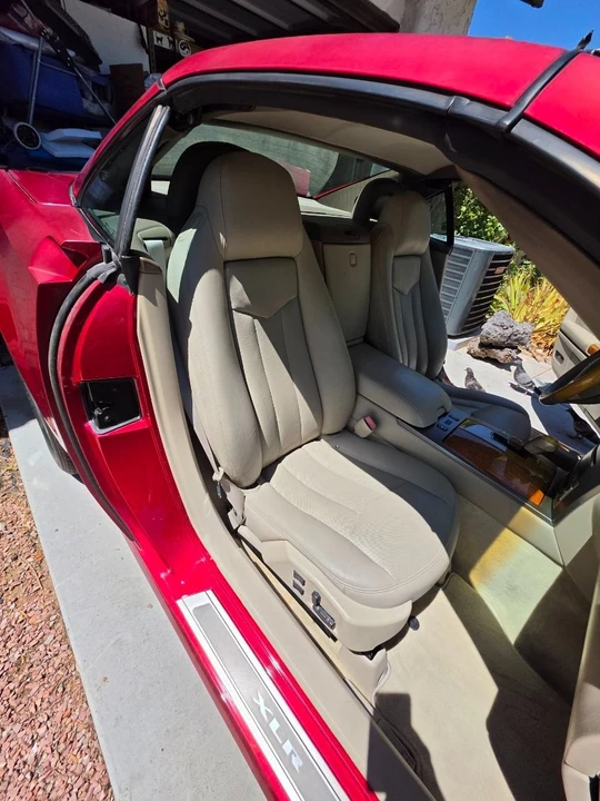 2005 Cadillac XLR - Image 21 of 31