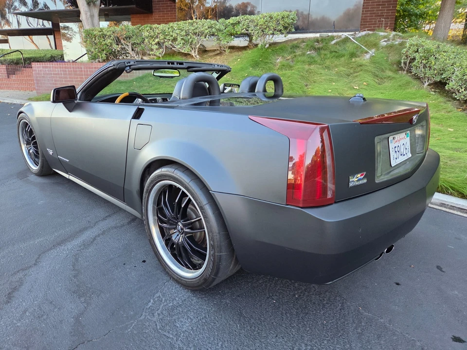 2005 Cadillac XLR - Image 10 of 31