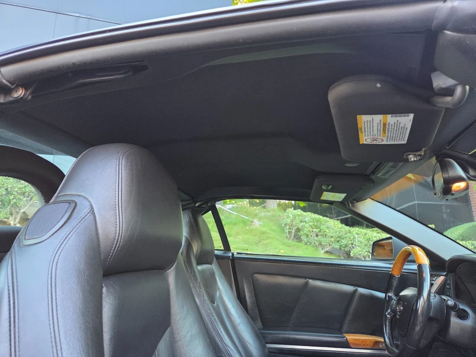 2005 Cadillac XLR - Image 30 of 31