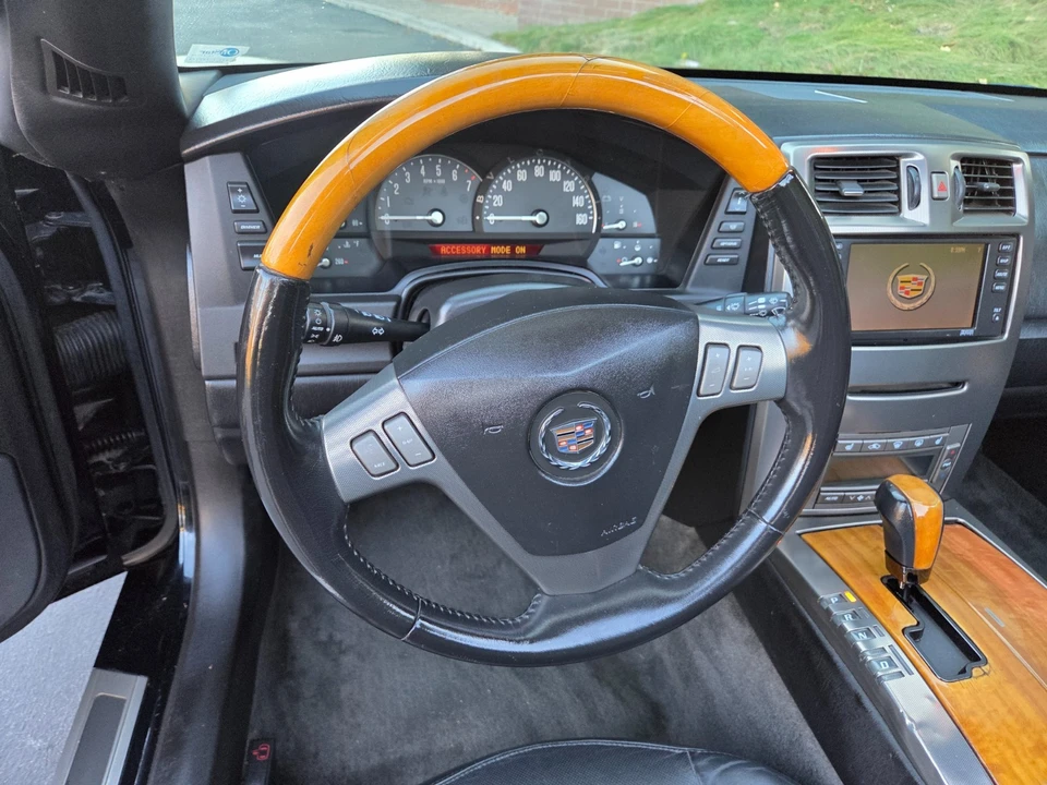 2005 Cadillac XLR - Image 21 of 31