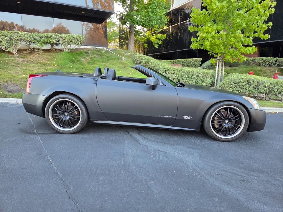 2005 Cadillac XLR - Image 6 of 31