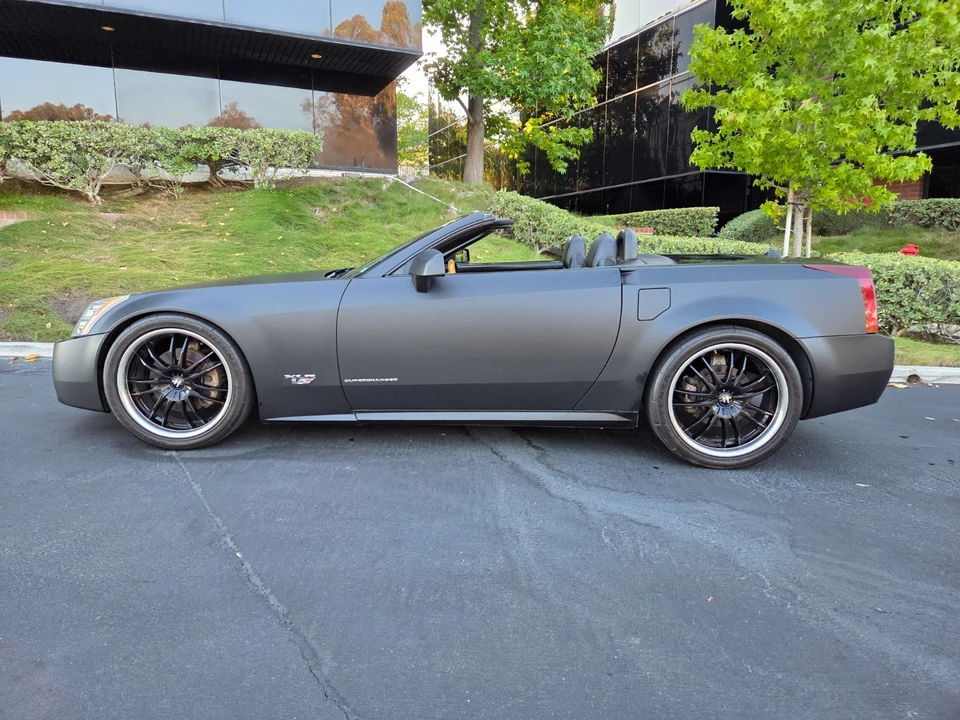 2005 Cadillac XLR - Image 5 of 31
