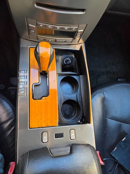 2005 Cadillac XLR - Image 25 of 31