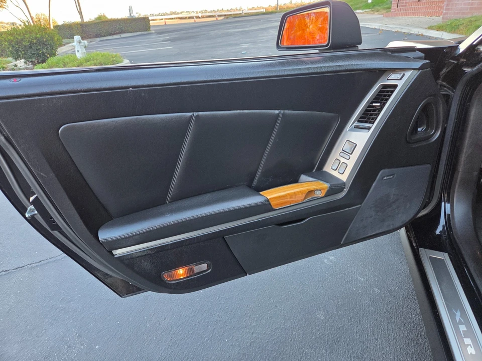 2005 Cadillac XLR - Image 28 of 31