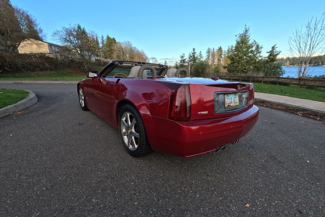 2005 Cadillac XLR - Image 7 of 21
