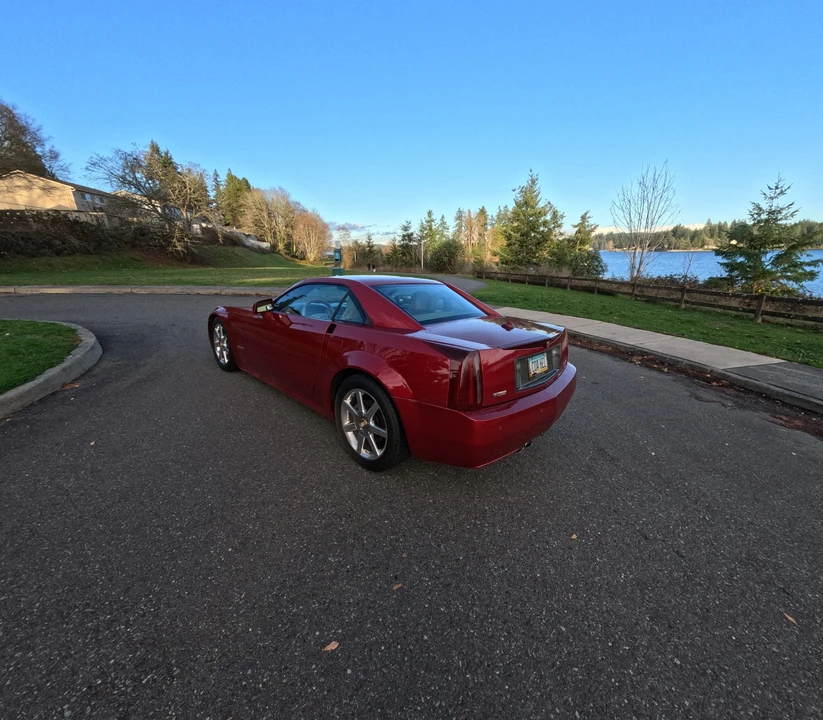 2005 Cadillac XLR - Image 19 of 21