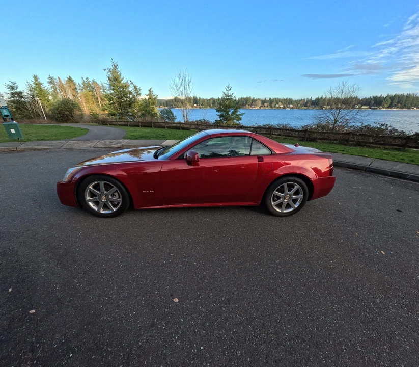 2005 Cadillac XLR - Image 20 of 21