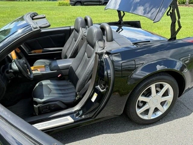 2005 Cadillac XLR - Image 14 of 19
