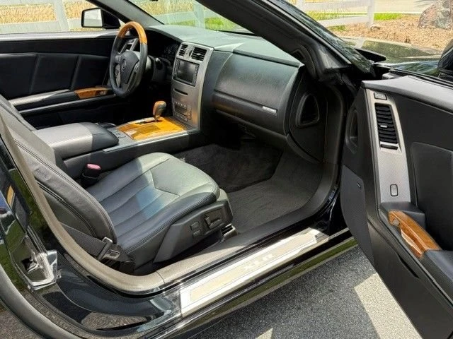 2005 Cadillac XLR - Image 17 of 19