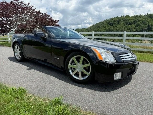 2005 Cadillac XLR - Image 13 of 19