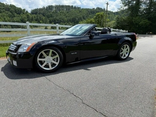 2005 Cadillac XLR - Image 8 of 19