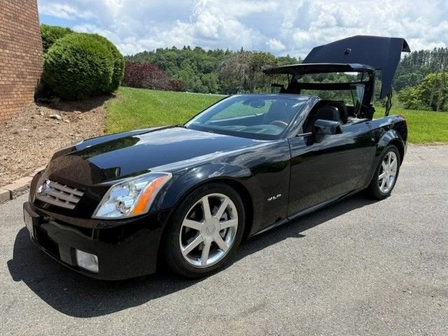 2005 Cadillac XLR - Image 7 of 19
