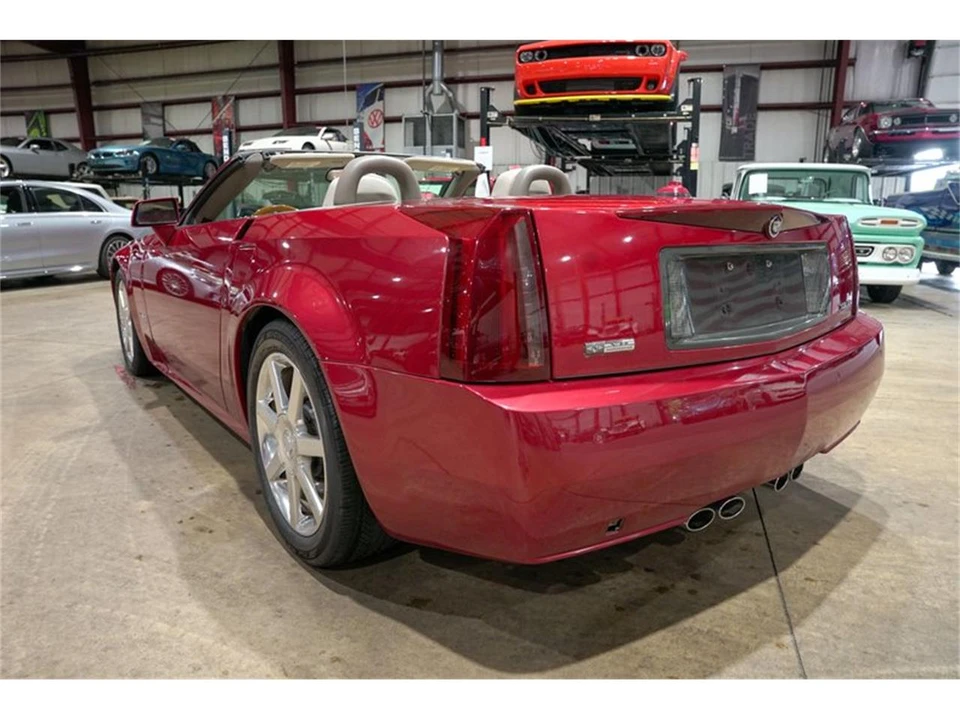 2005 Cadillac XLR - Image 6 of 31