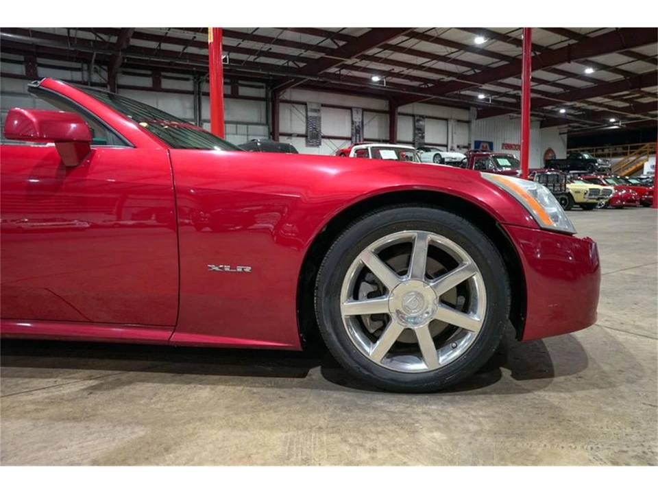 2005 Cadillac XLR - Image 11 of 31