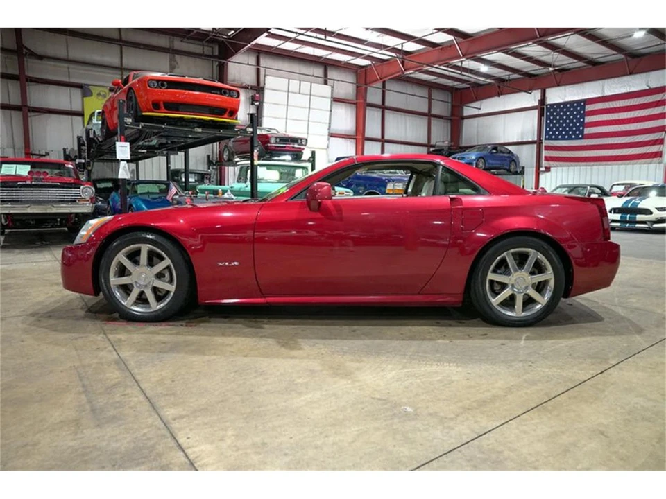 2005 Cadillac XLR - Image 21 of 31