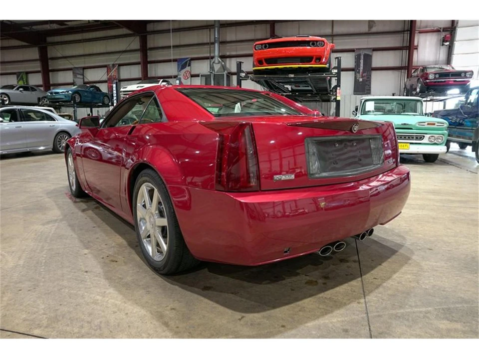 2005 Cadillac XLR - Image 22 of 31