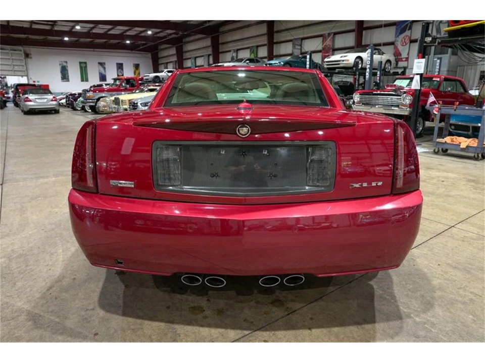 2005 Cadillac XLR - Image 23 of 31