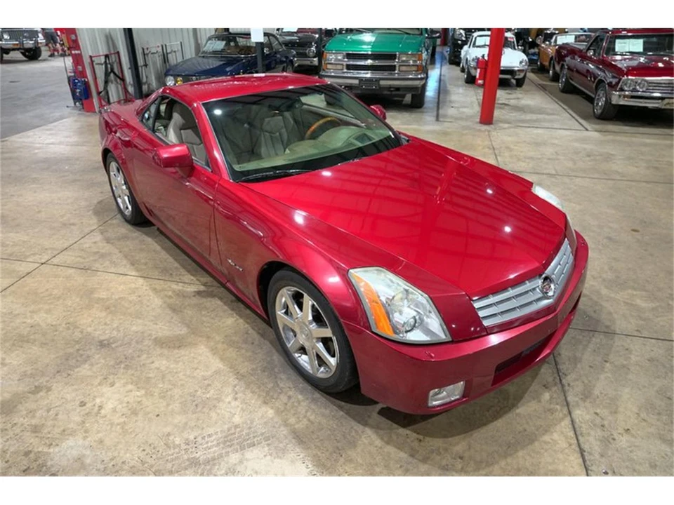 2005 Cadillac XLR - Image 28 of 31