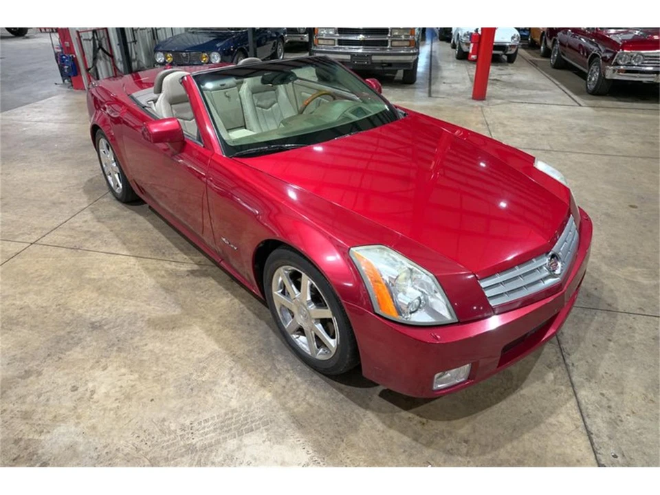 2005 Cadillac XLR - Image 14 of 31