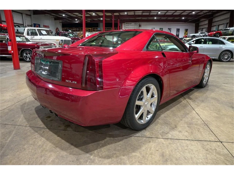 2005 Cadillac XLR - Image 24 of 31