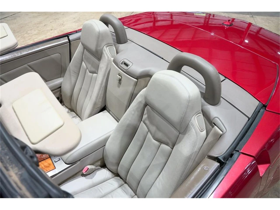 2005 Cadillac XLR - Image 19 of 31