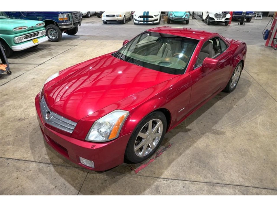 2005 Cadillac XLR - Image 29 of 31