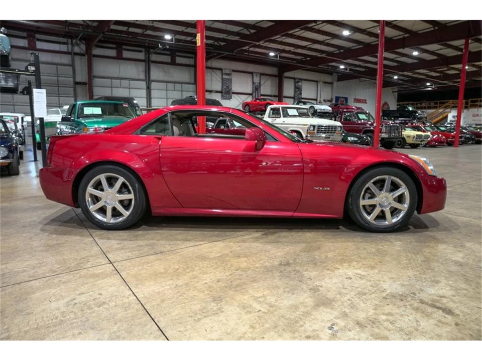 2005 Cadillac XLR - Image 25 of 31