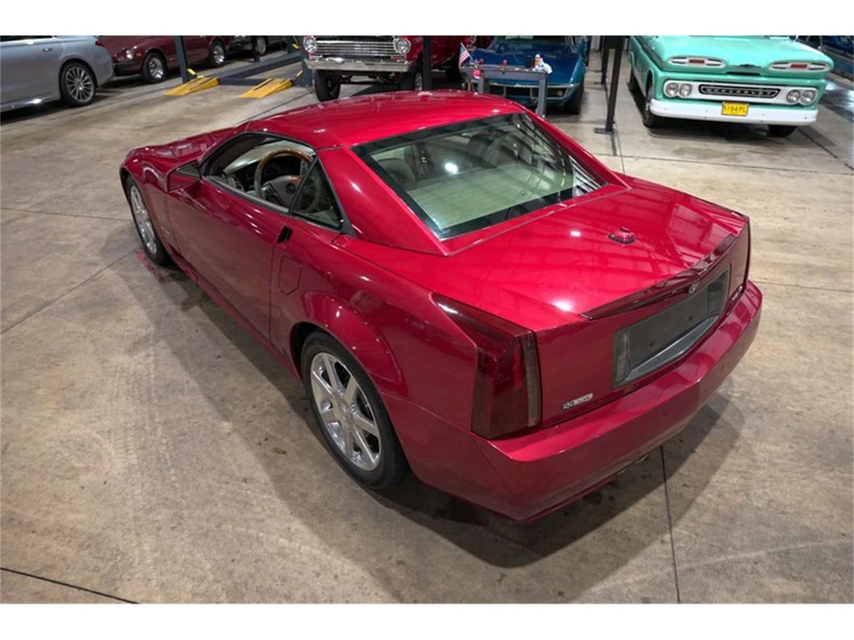 2005 Cadillac XLR - Image 30 of 31