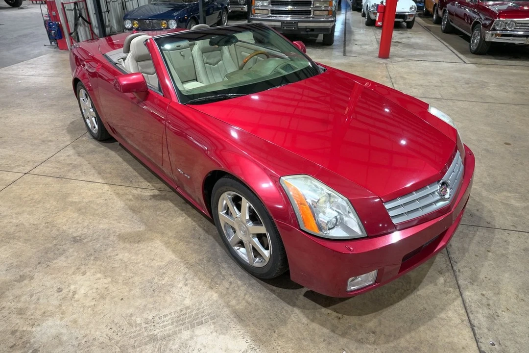 2005 Cadillac XLR - Image 7 of 10