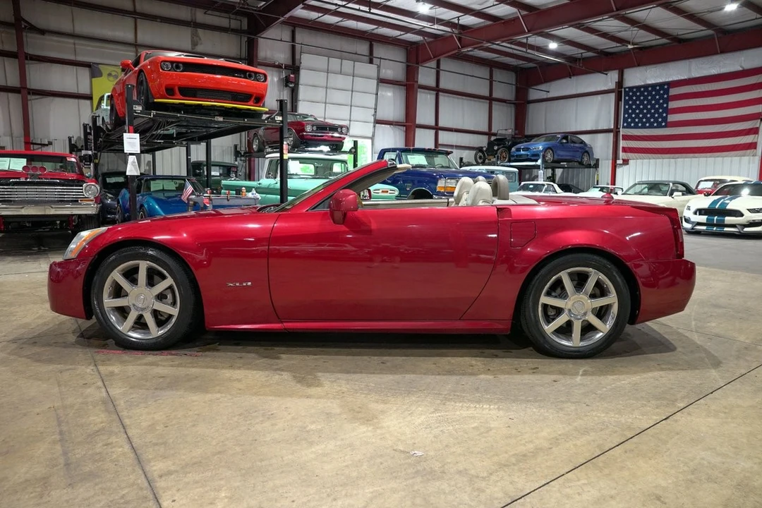 2005 Cadillac XLR - Image 3 of 10