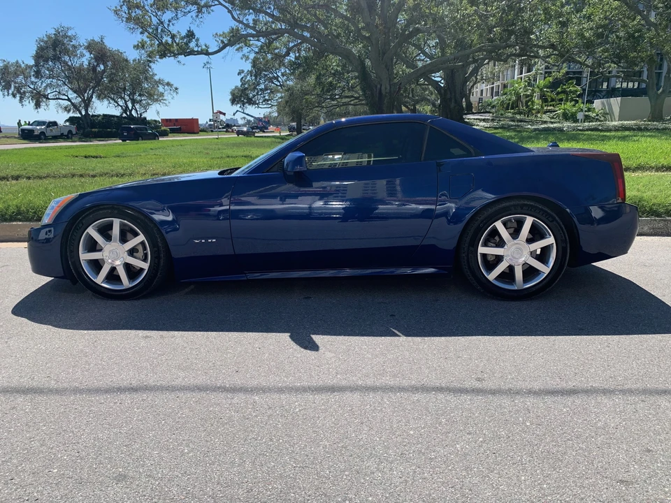 2005 Cadillac XLR - Image 4 of 31
