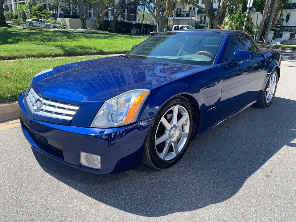 2005 Cadillac XLR - Image 3 of 31