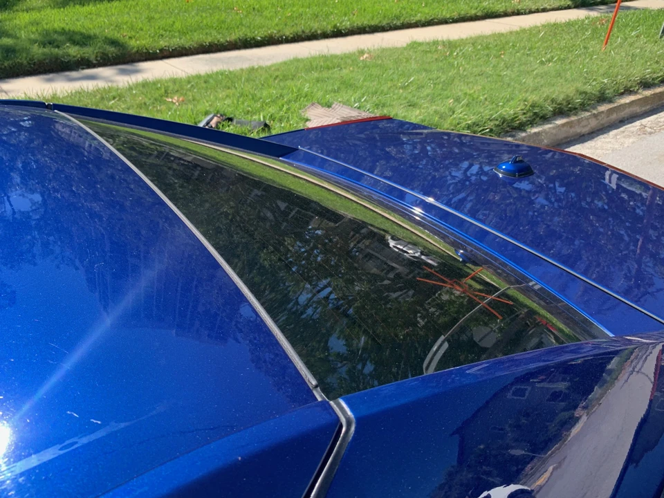 2005 Cadillac XLR - Image 28 of 31