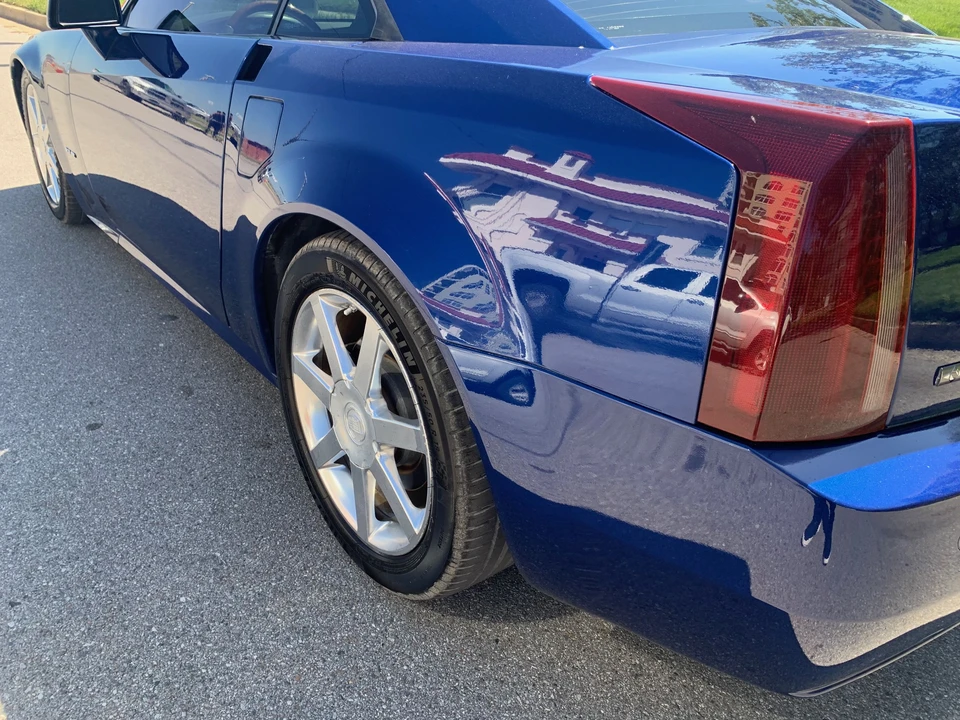 2005 Cadillac XLR - Image 21 of 31