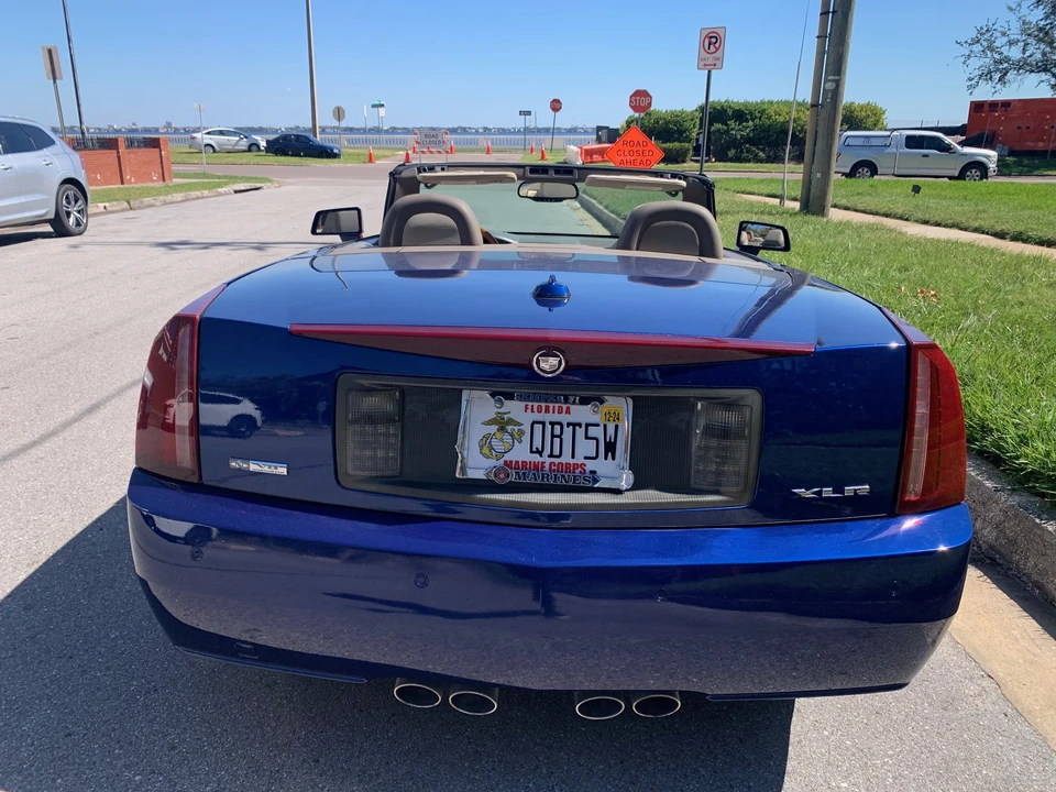 2005 Cadillac XLR - Image 12 of 31