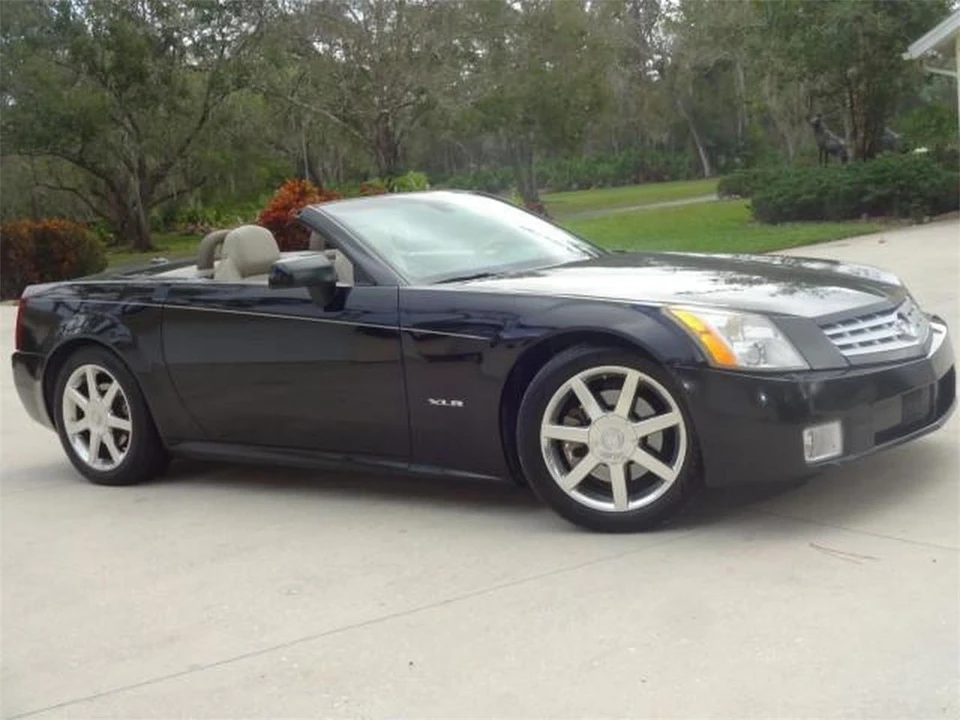 2005 Cadillac XLR - Image 3 of 31