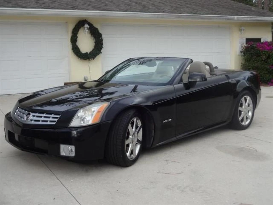 2005 Cadillac XLR - Image 7 of 31
