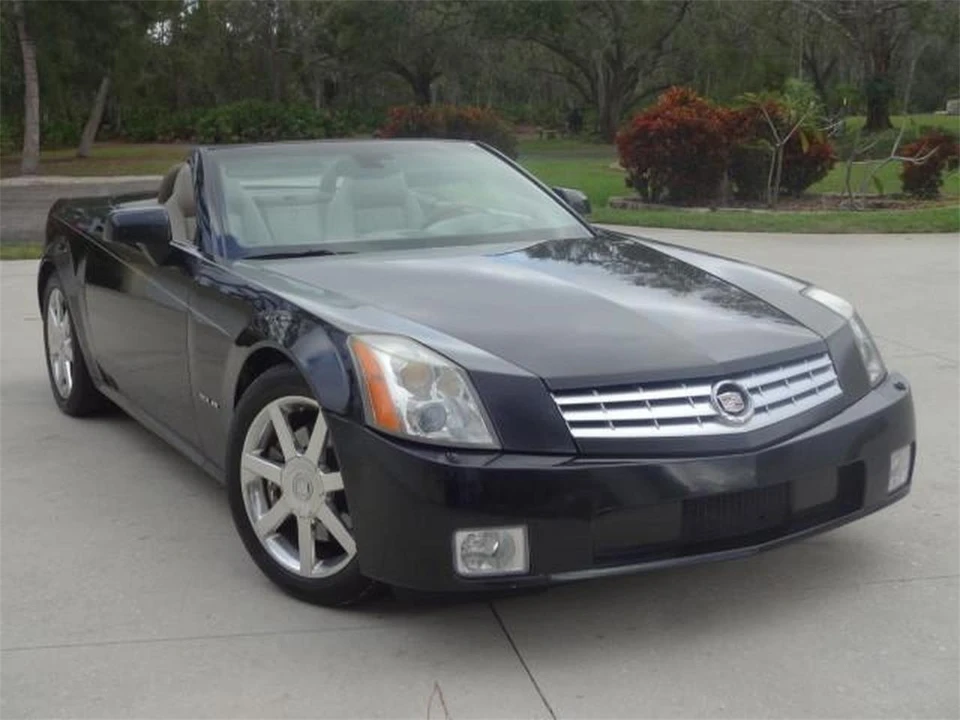 2005 Cadillac XLR - Image 5 of 31