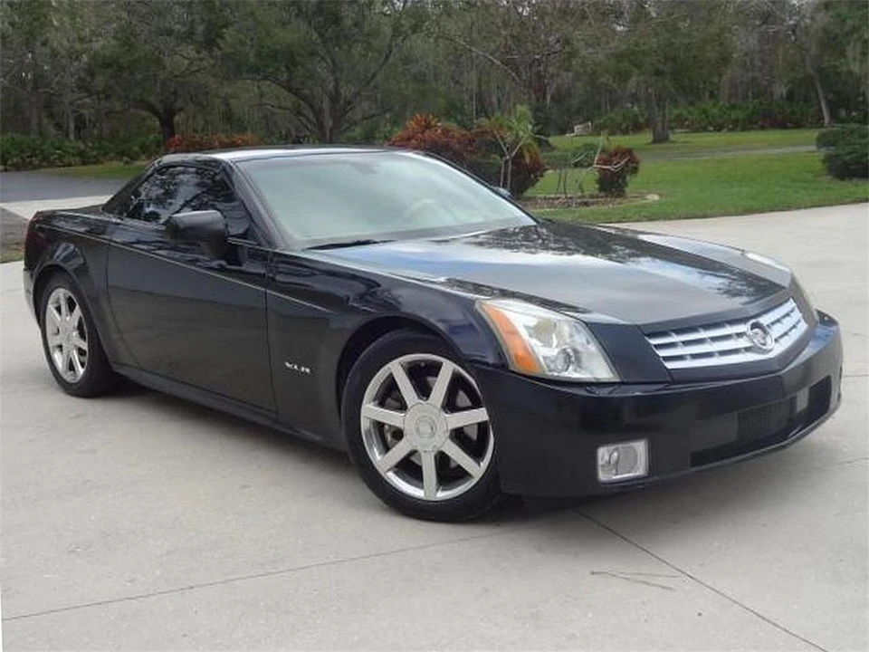 2005 Cadillac XLR - Image 19 of 31