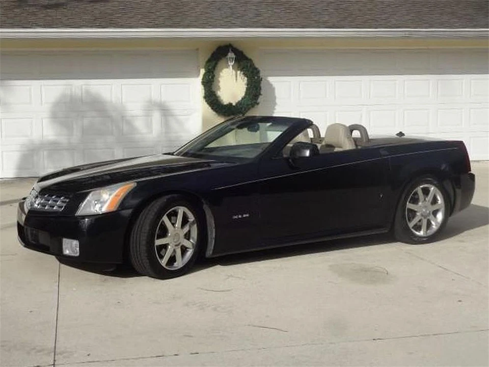 2005 Cadillac XLR - Image 27 of 31