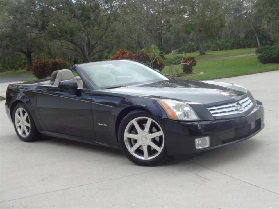 2005 Cadillac XLR - Image 4 of 31