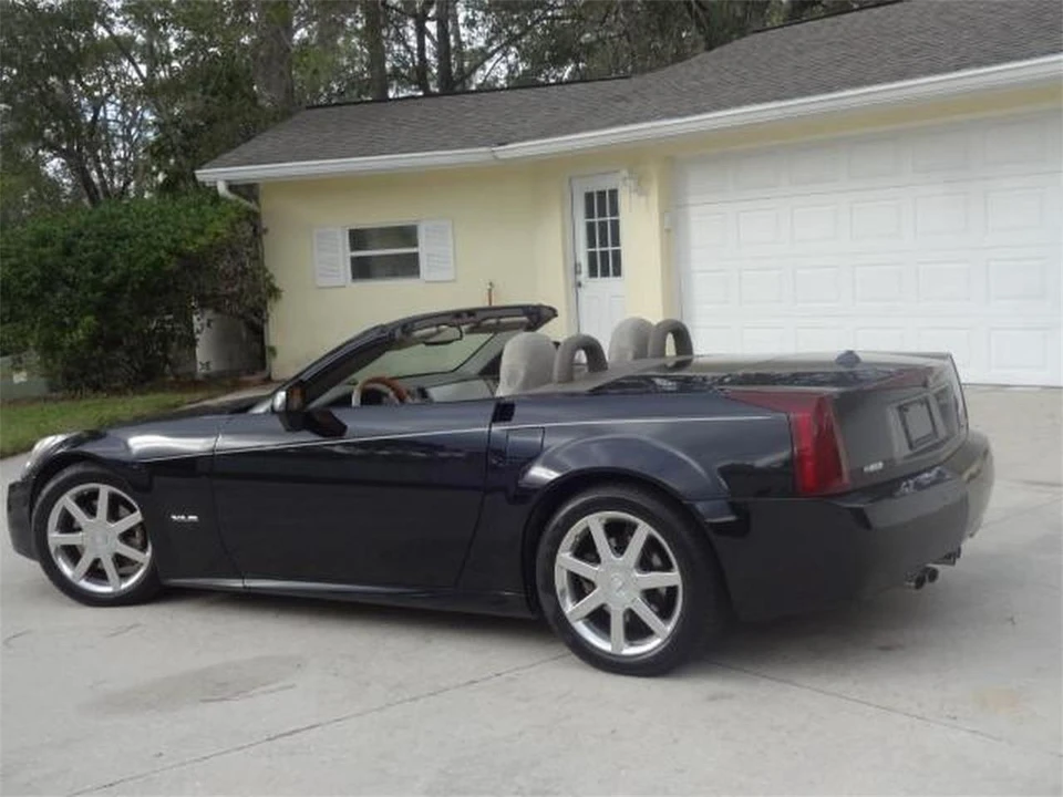 2005 Cadillac XLR - Image 10 of 31