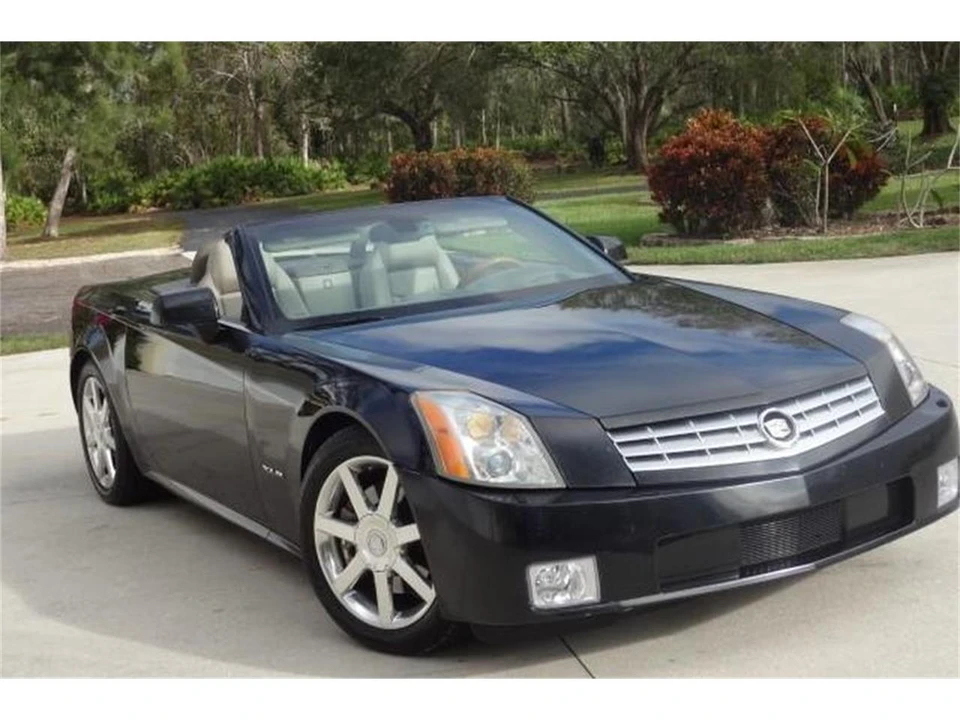 2005 Cadillac XLR - Image 29 of 31