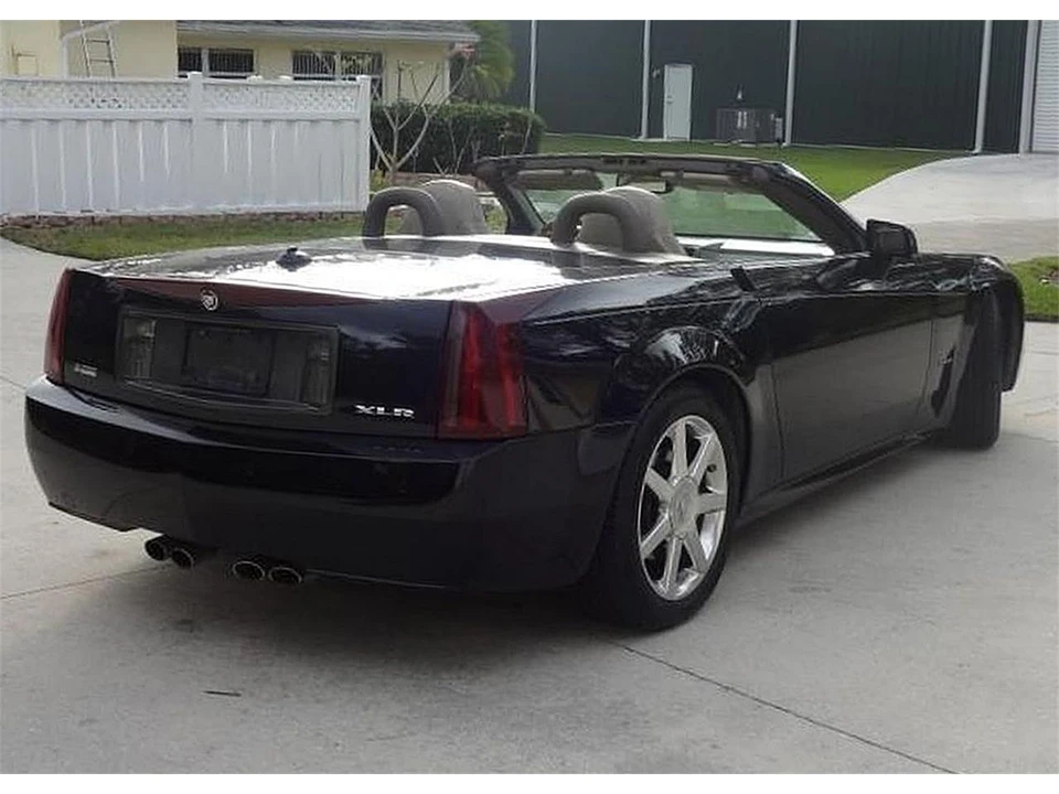 2005 Cadillac XLR - Image 14 of 31