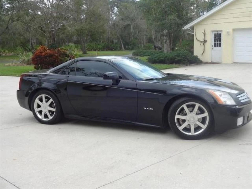 2005 Cadillac XLR - Image 20 of 31