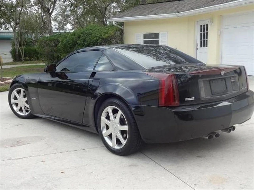 2005 Cadillac XLR - Image 22 of 31